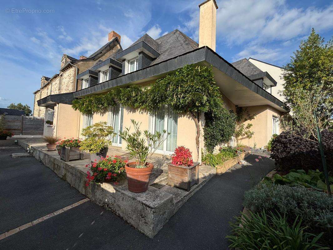 Maison à MONTAUBAN-DE-BRETAGNE