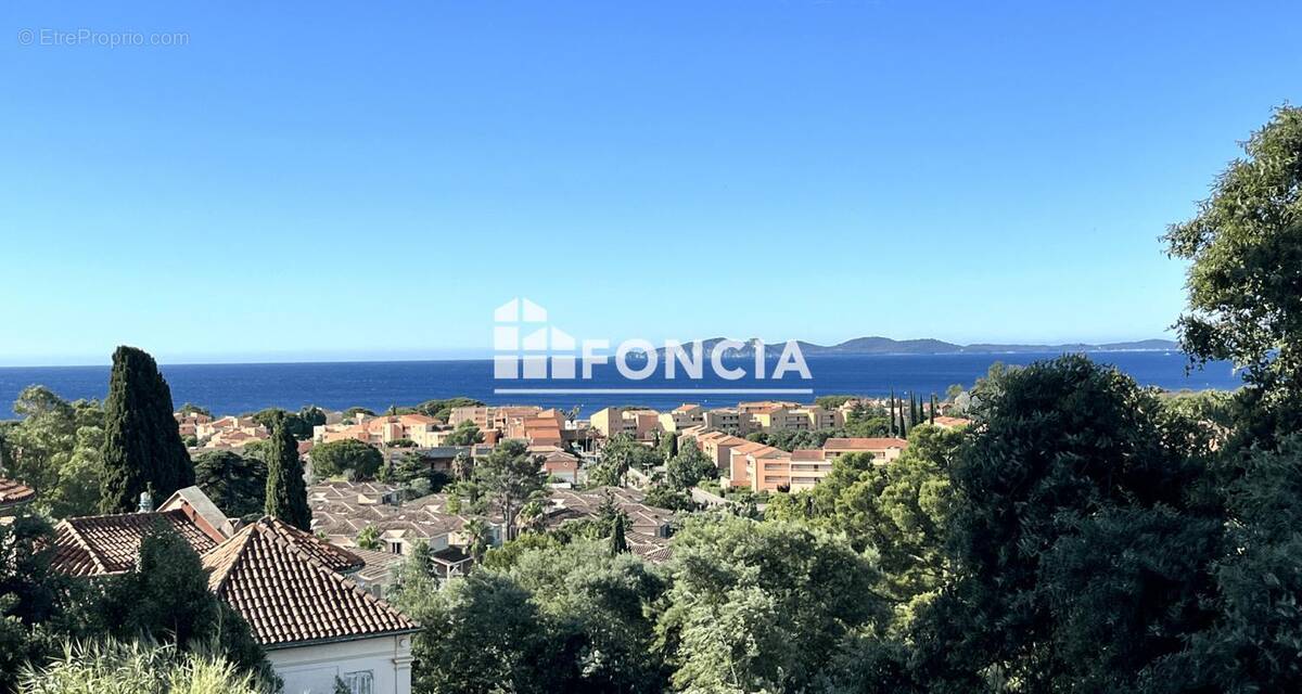 Appartement à LA LONDE-LES-MAURES