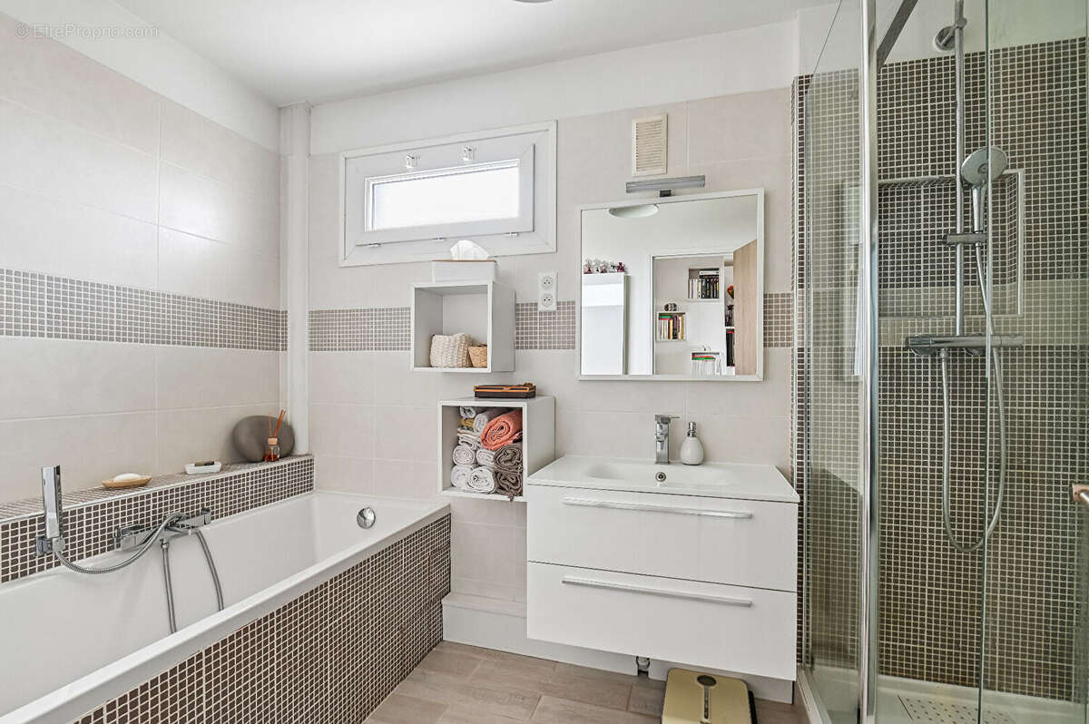 Appartement à NANTERRE