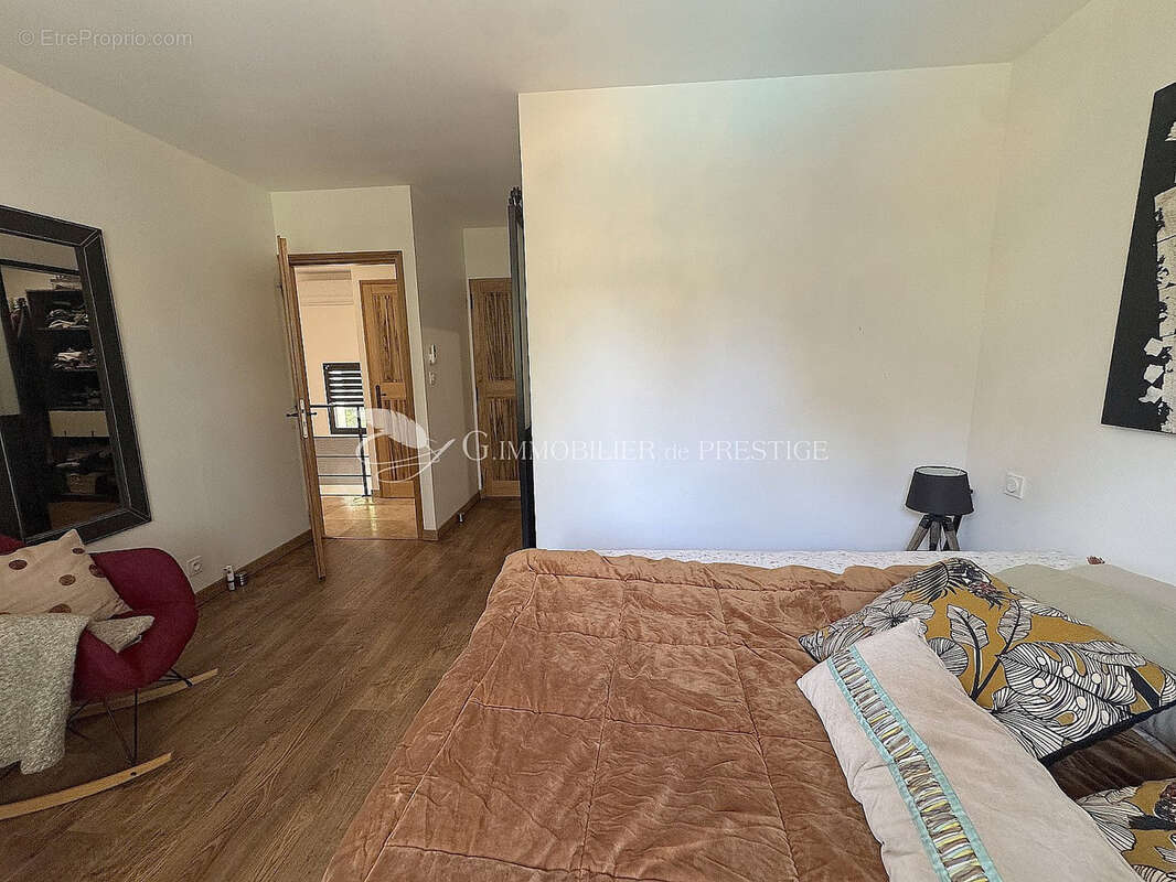 Maison à PERNES-LES-FONTAINES