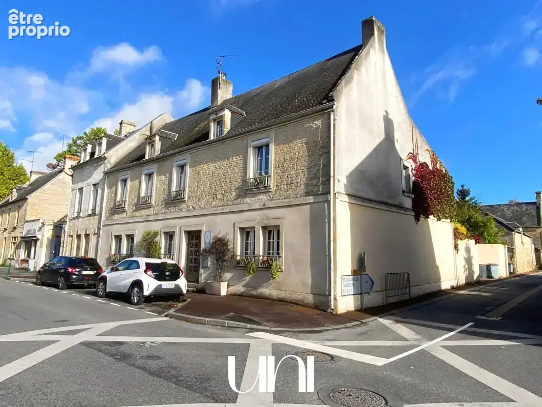 Maison 12 pièces de 365m2 sur terrain de 390m2 - THUE ET MUE - photo 1