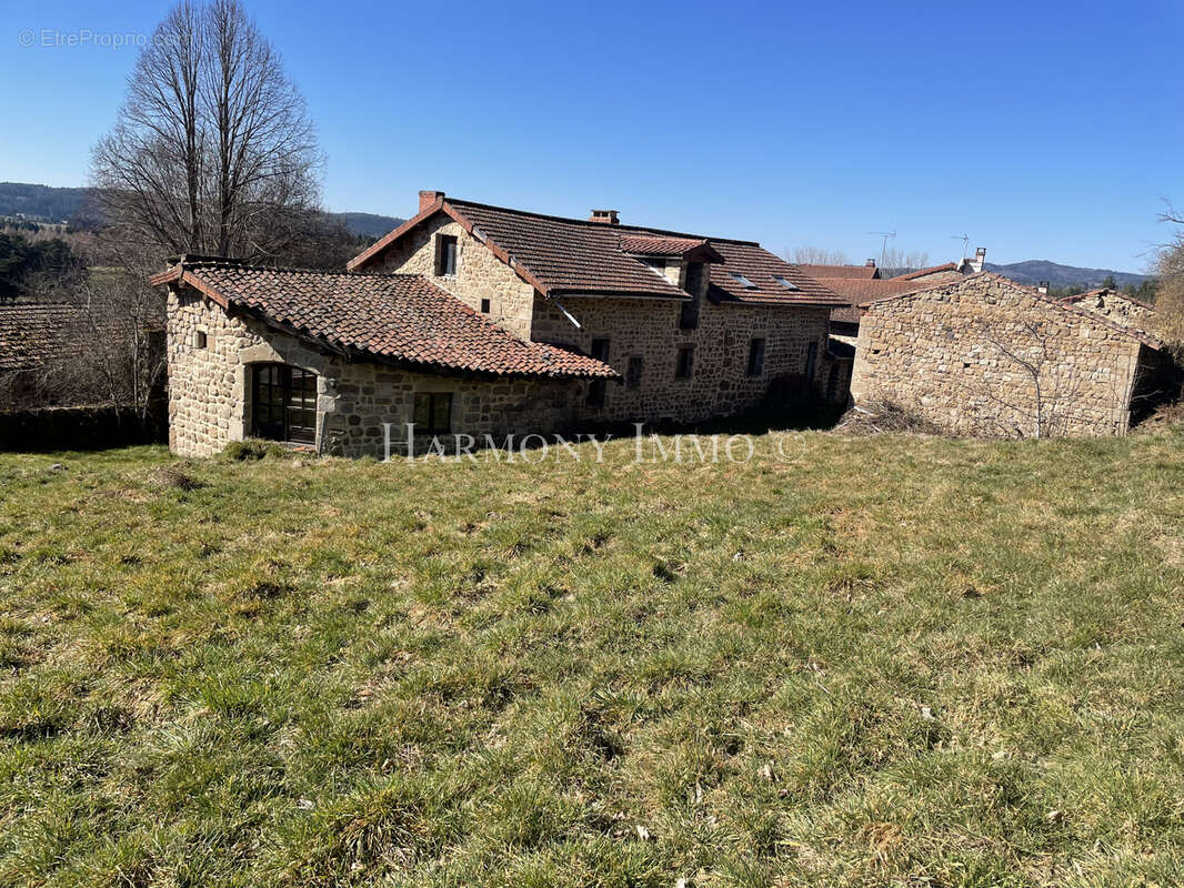 Maison à ESTIVAREILLES