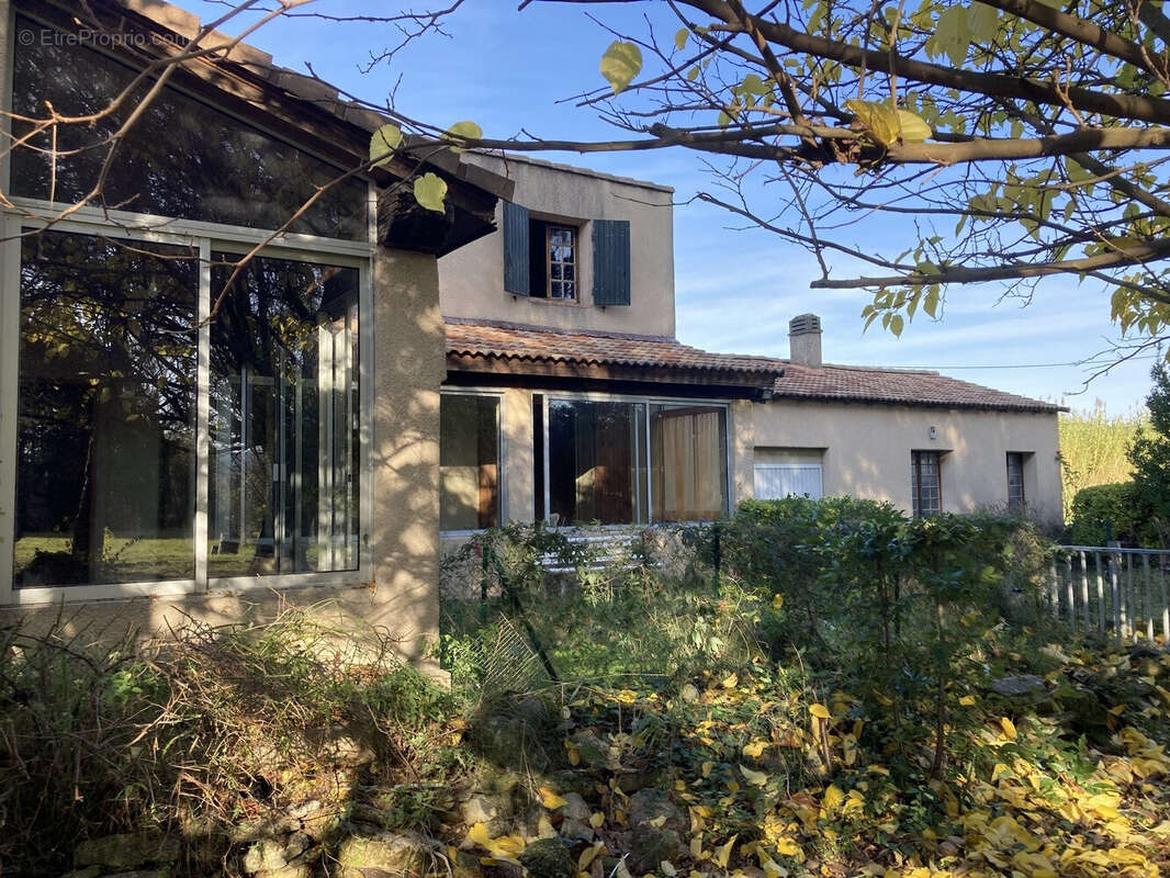 Maison 3 chambres, garage sur 3000 m² terrain - photo 2