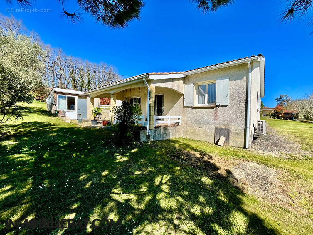 Maison à SAINT-HILAIRE-DE-LUSIGNAN