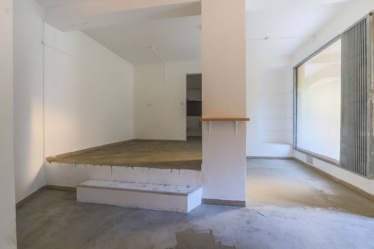 Commerce à L'ILE-ROUSSE