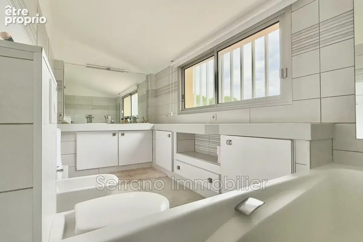 Maison 6 pièces 171 m² à vendre à Bagnols-Sur-Ceze (30200) - photo 4