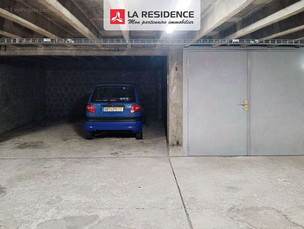 Parking 36 m² à Paris-16e  - photo 2