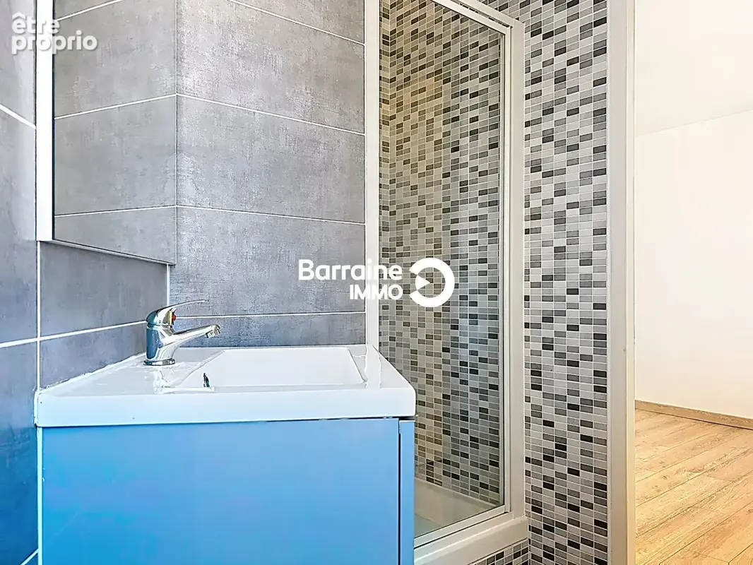Vente exclusivité - dans petit immeuble -appartement rénové t1 de 27 m²  . - photo 11