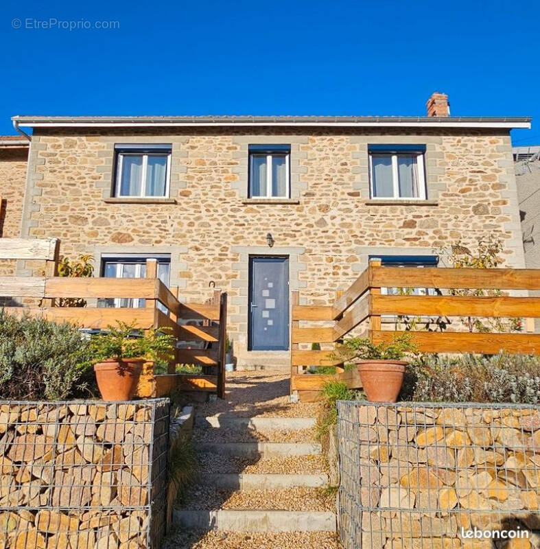 Maison à MERCOEUR