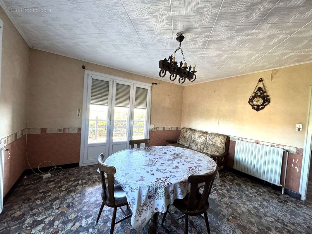 Maison à ASNANS-BEAUVOISIN