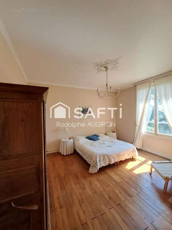 Maison 304 m² à Blois  - photo 9