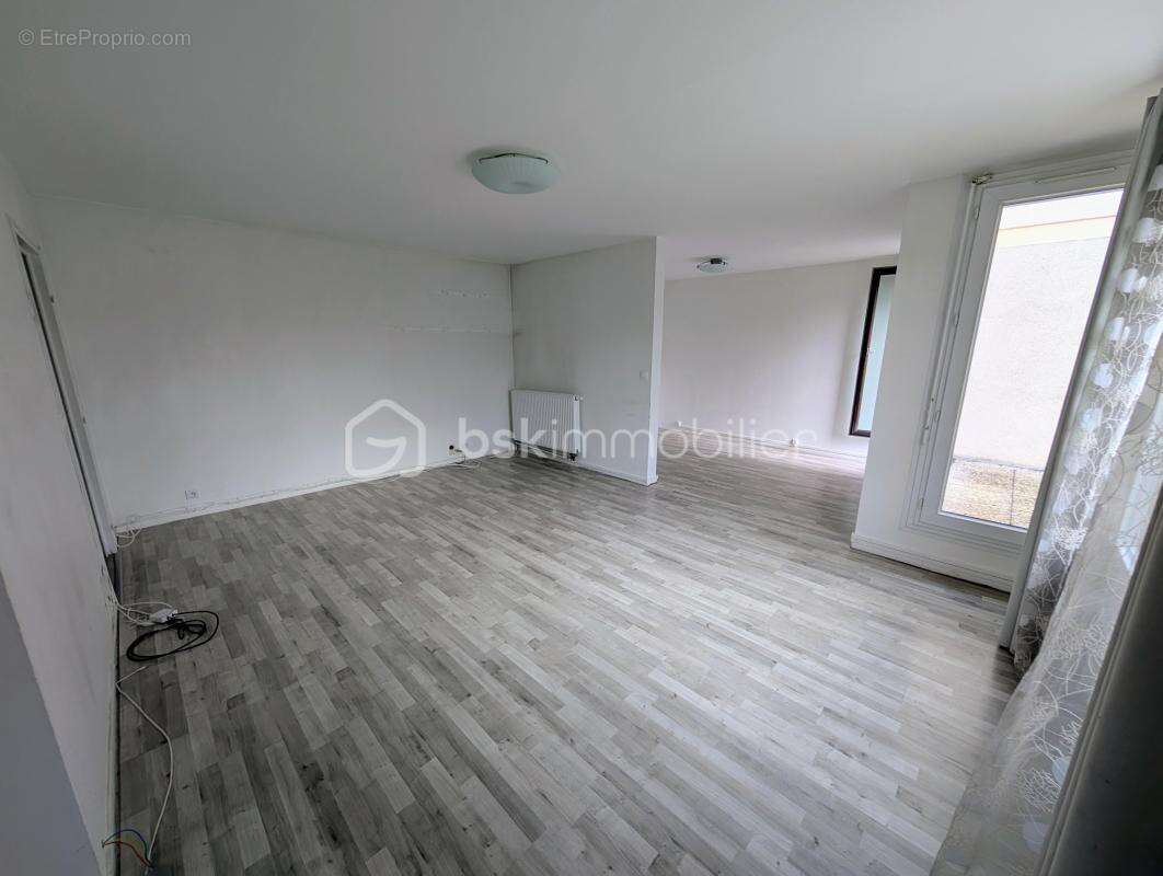 Appartement à LOGNES