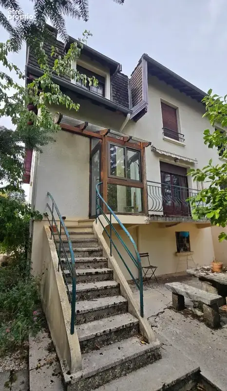 Maison 5 pièces 95 m² à vendre à Lons-Le-Saunier (39000) - photo 2