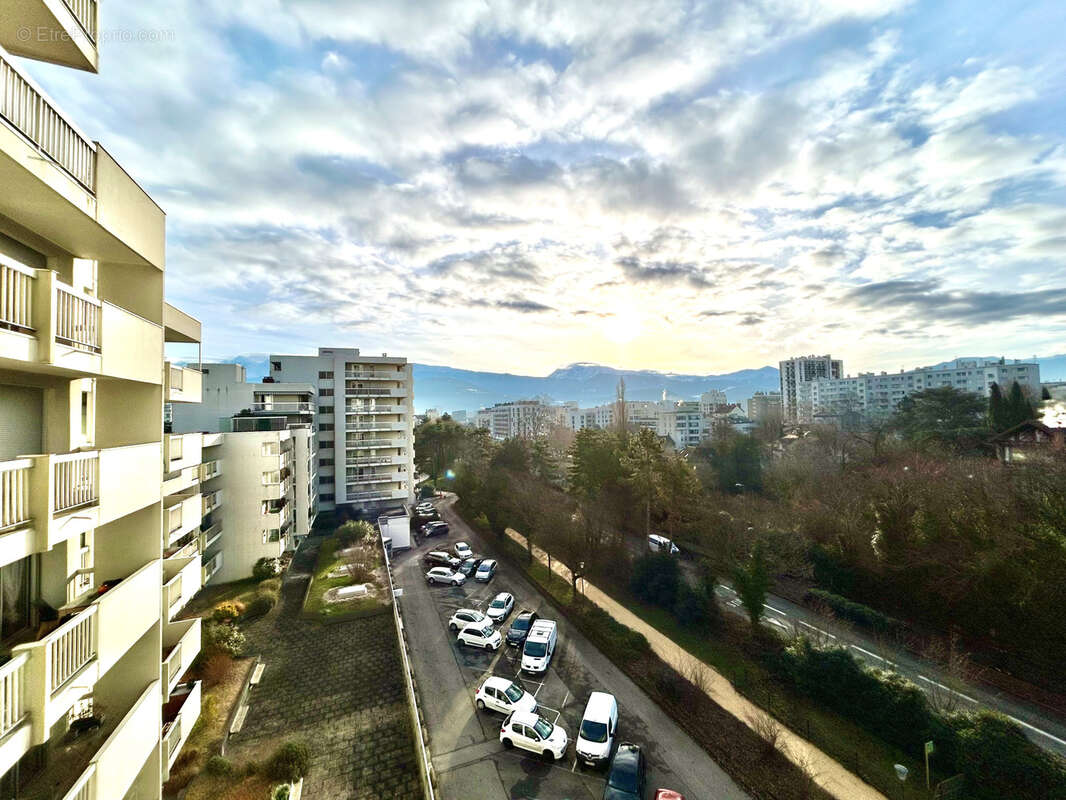 GRENOBLE - T3 de 75m2 avec balcon, cave et garage. - photo 13