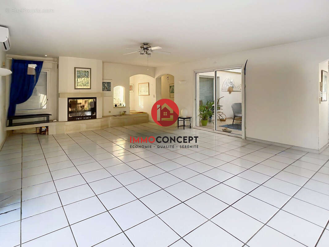 Maison à LES ANGLES