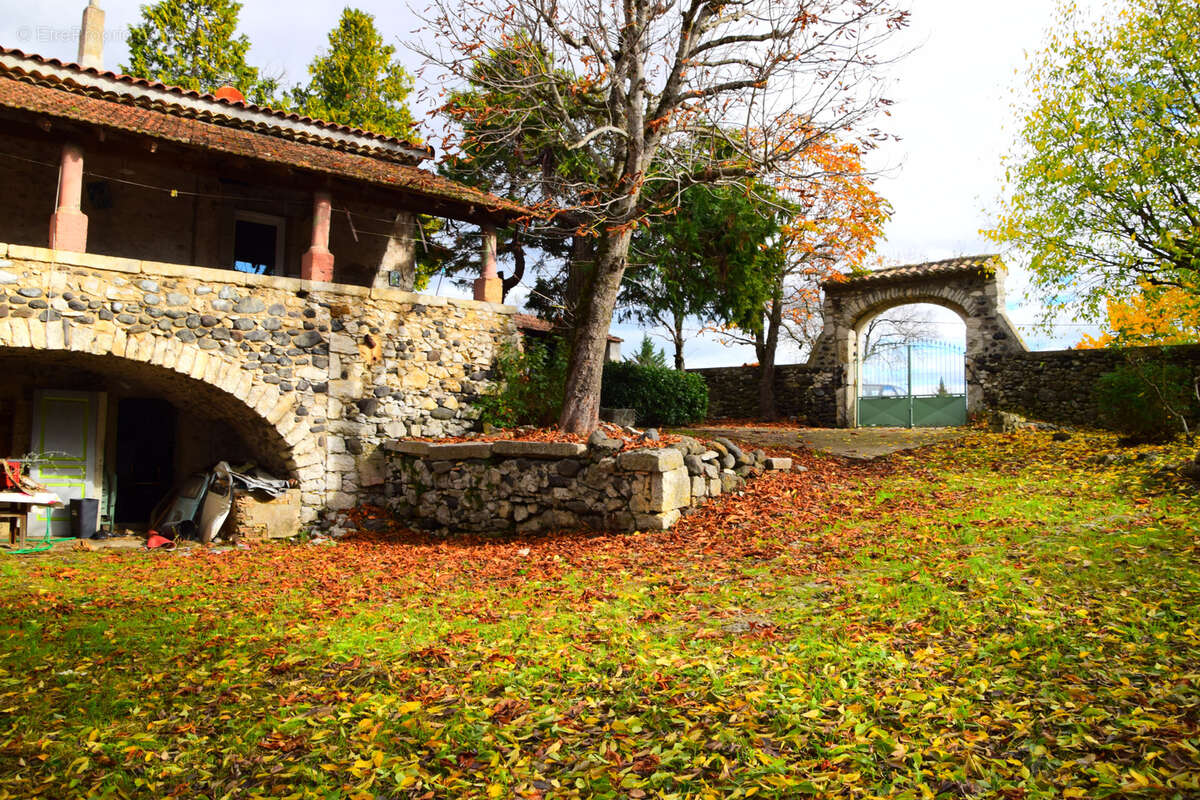 Maison à LAVILLEDIEU