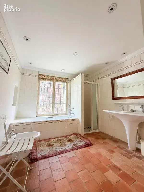 ST REMY L'HONORE - Maison 7p - 202m² - photo 13