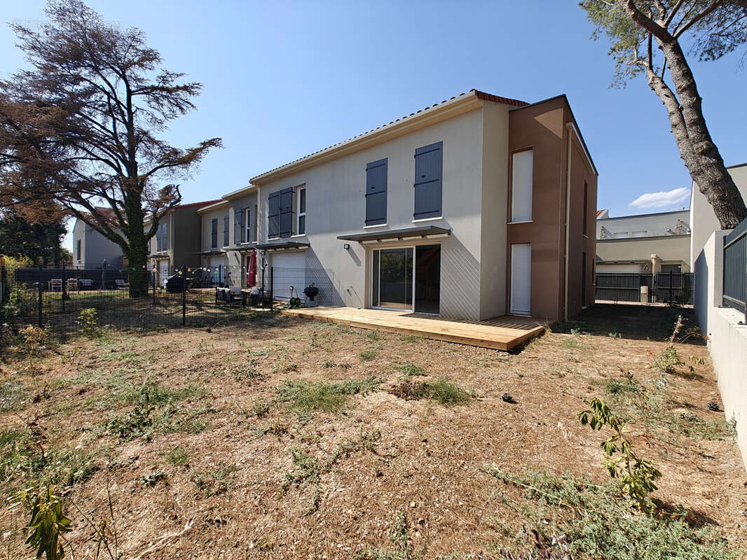 Mauguio   Villa T5 de 114 m2 avec jardin de 108 m2  Disponible immédiatement - photo 19
