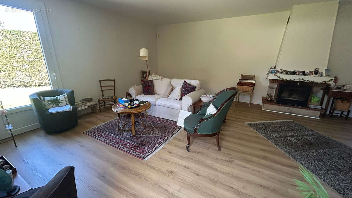 Maison à LIMAS