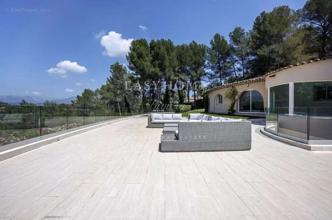 Maison à MOUANS-SARTOUX