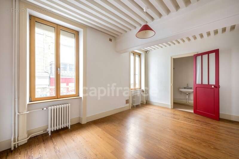 Maison à vendre avec jardin dépendances et garage PANISSIERES (42) - photo 12