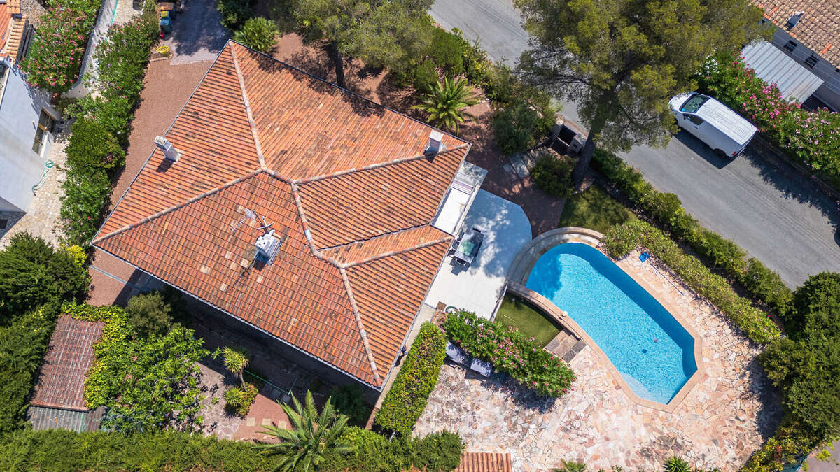 Villa Saint Raphael 7 pièce(s) 260 m2 - photo 2