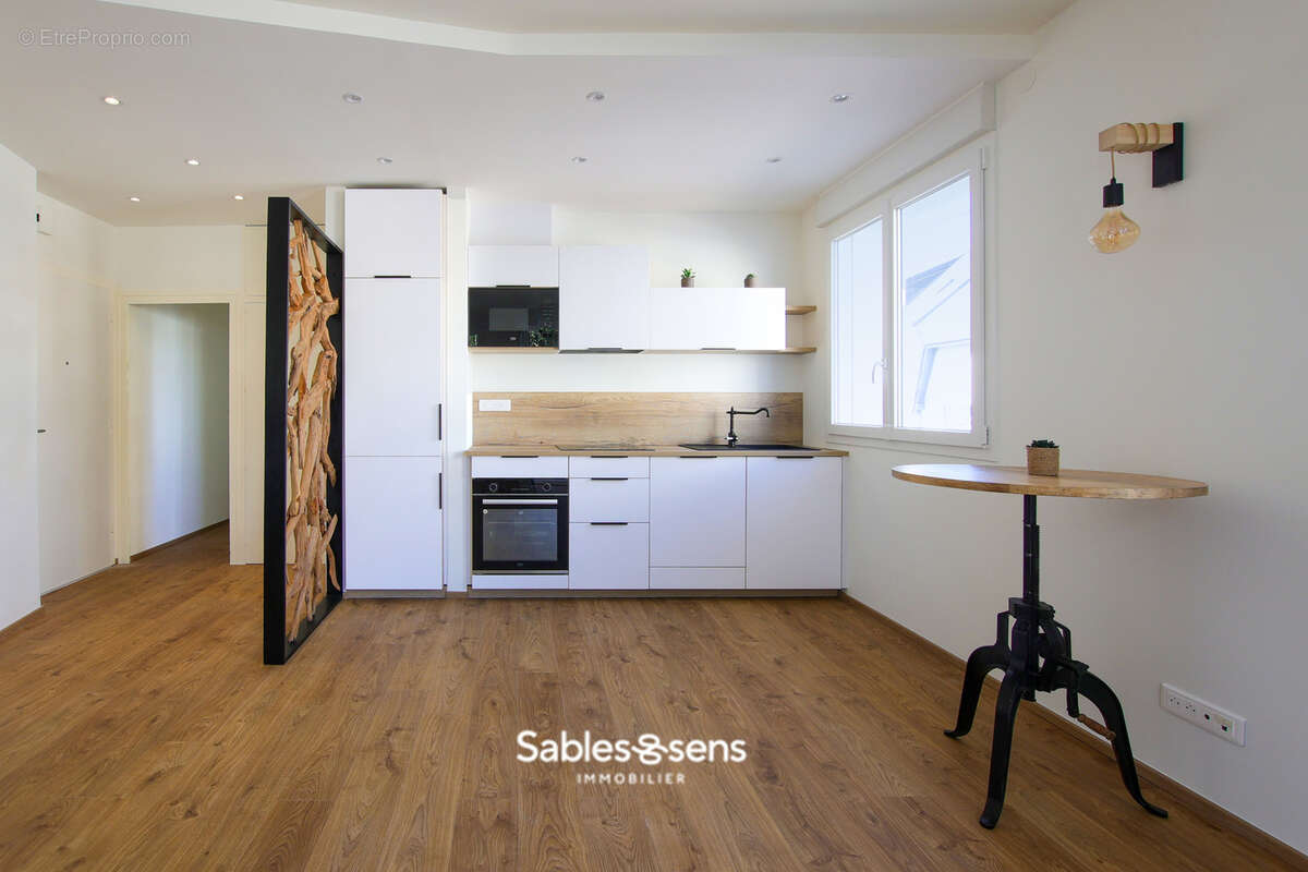 Appartement T3 rénové à deux pas de la Grande Plage et du marché Arago - photo 2
