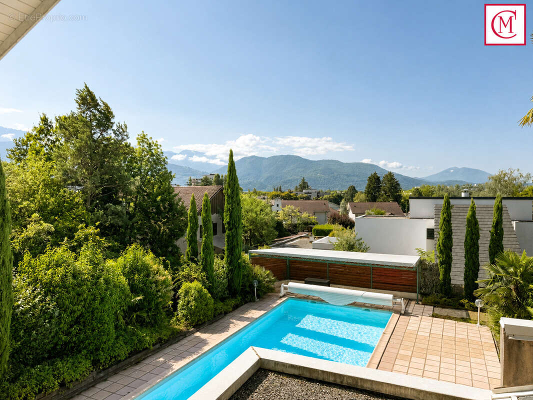 Maison à MEYLAN