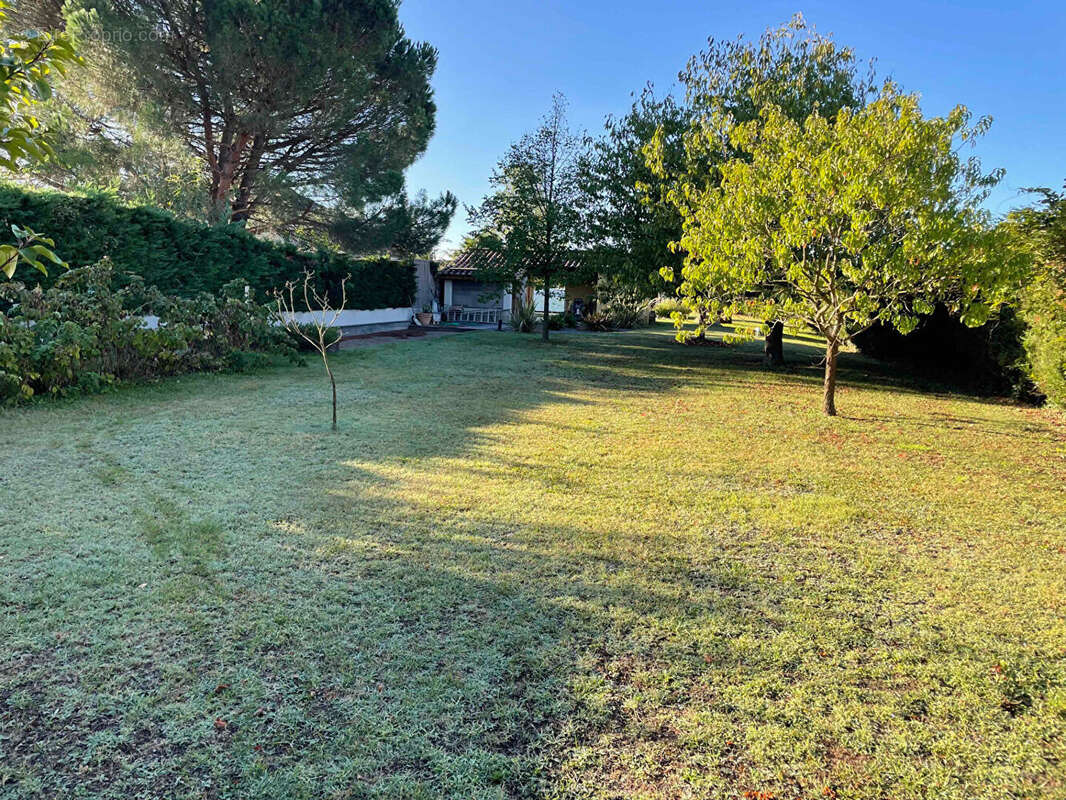 Très beau terrain plat de 650m2 utiles environ - photo 3