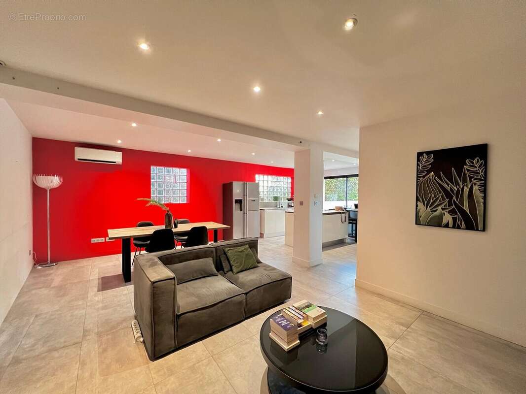 Maison à PONT-DE-CHERUY