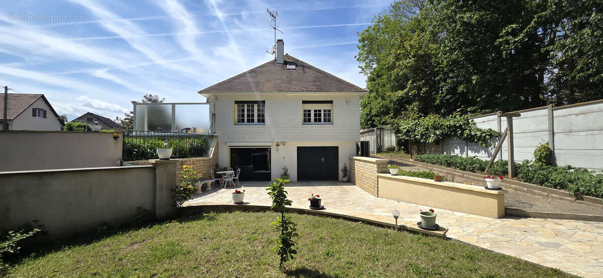 Maison à GRANDCAMP-MAISY