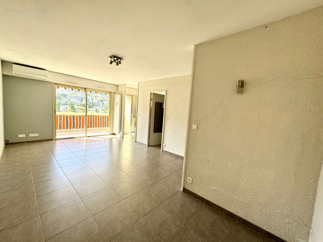 Appartement à VALLAURIS