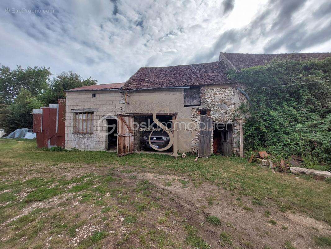 Grange, dépendances à fort potentiel, proche axes A6/A5 environ150 m² et jardin de loisirs - photo 9