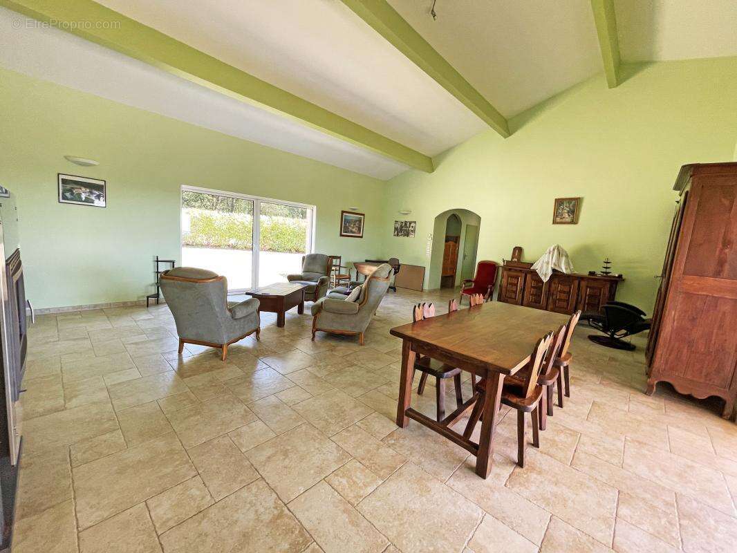 Maison à SAINT-PAUL-DE-SERRE