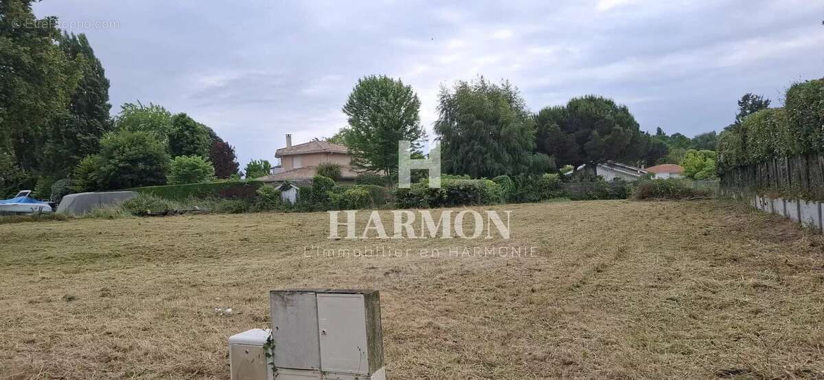 Terrain à LA TESTE-DE-BUCH