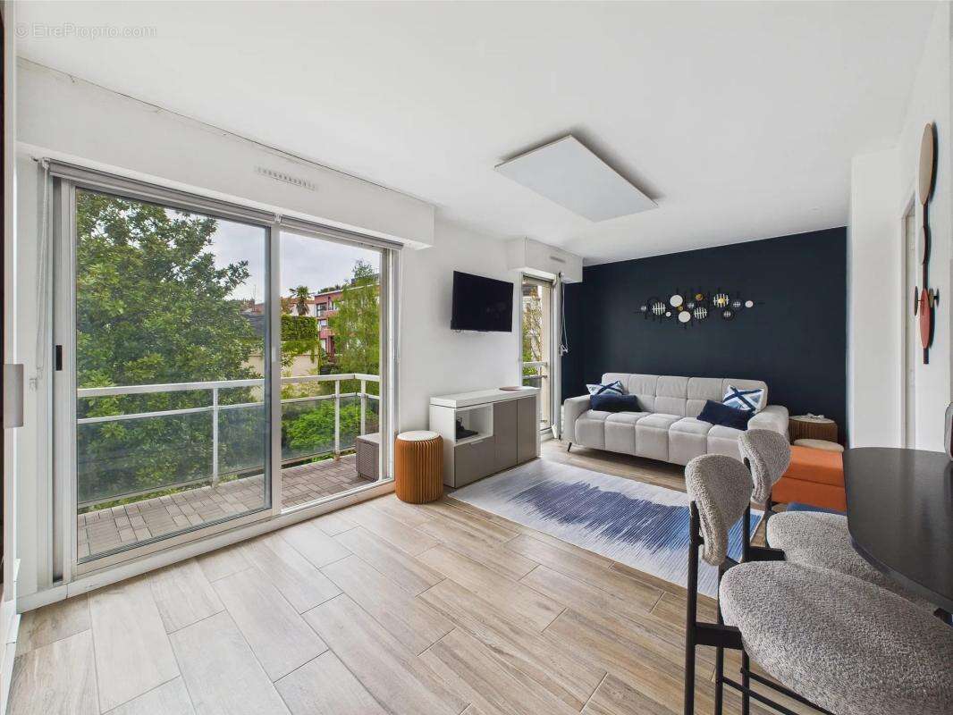 Appartement à MONTROUGE