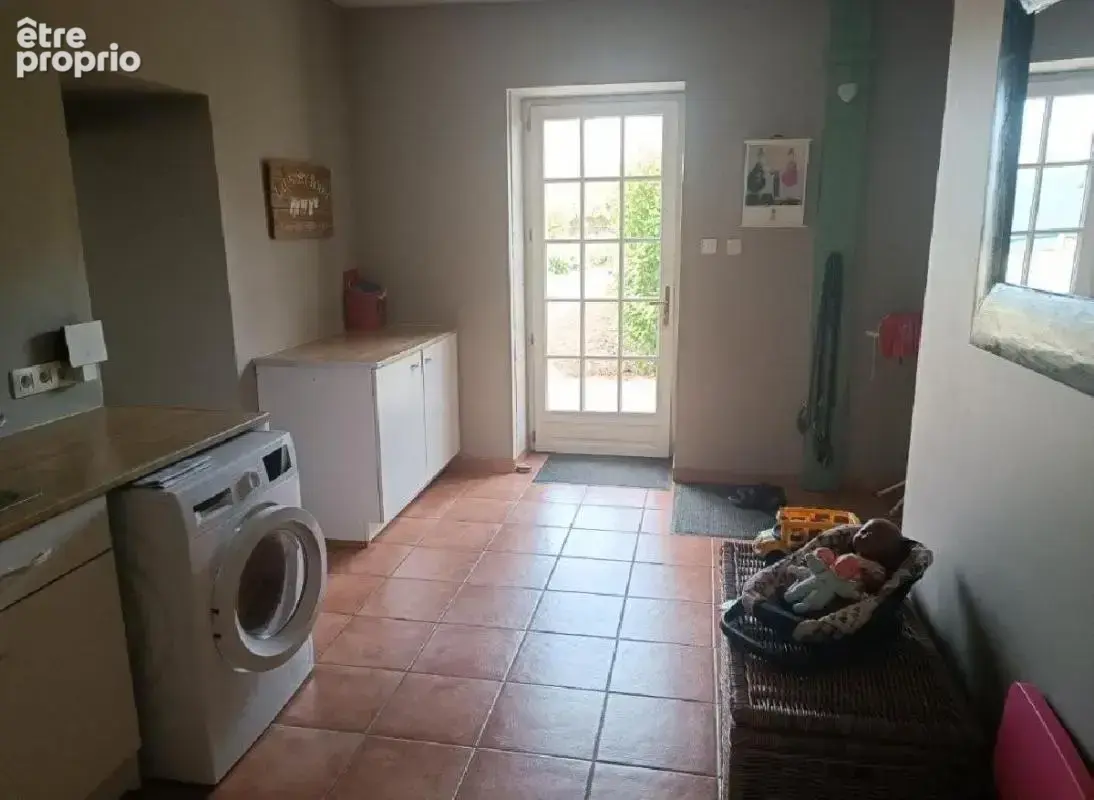 Maison 5 pièces 193 m² à vendre à Civray (86250) - photo 3