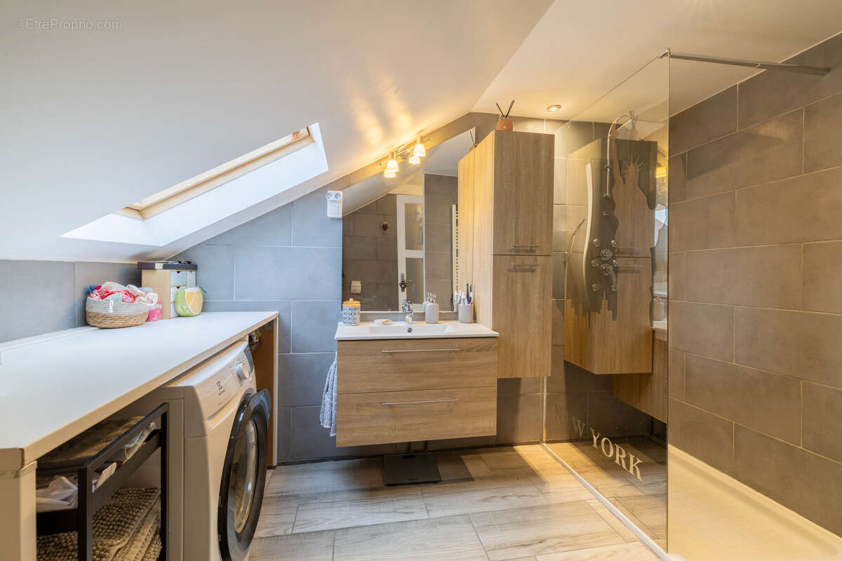 Appartement à MONTOIS-LA-MONTAGNE