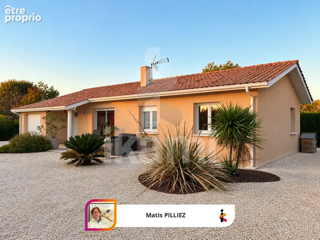 Maison de plain-pied avec 3 chambres, garage et jardin arboré de 818 m2 - photo 2