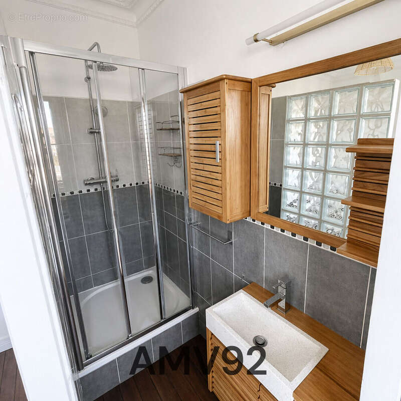 Appartement à LA GARENNE-COLOMBES
