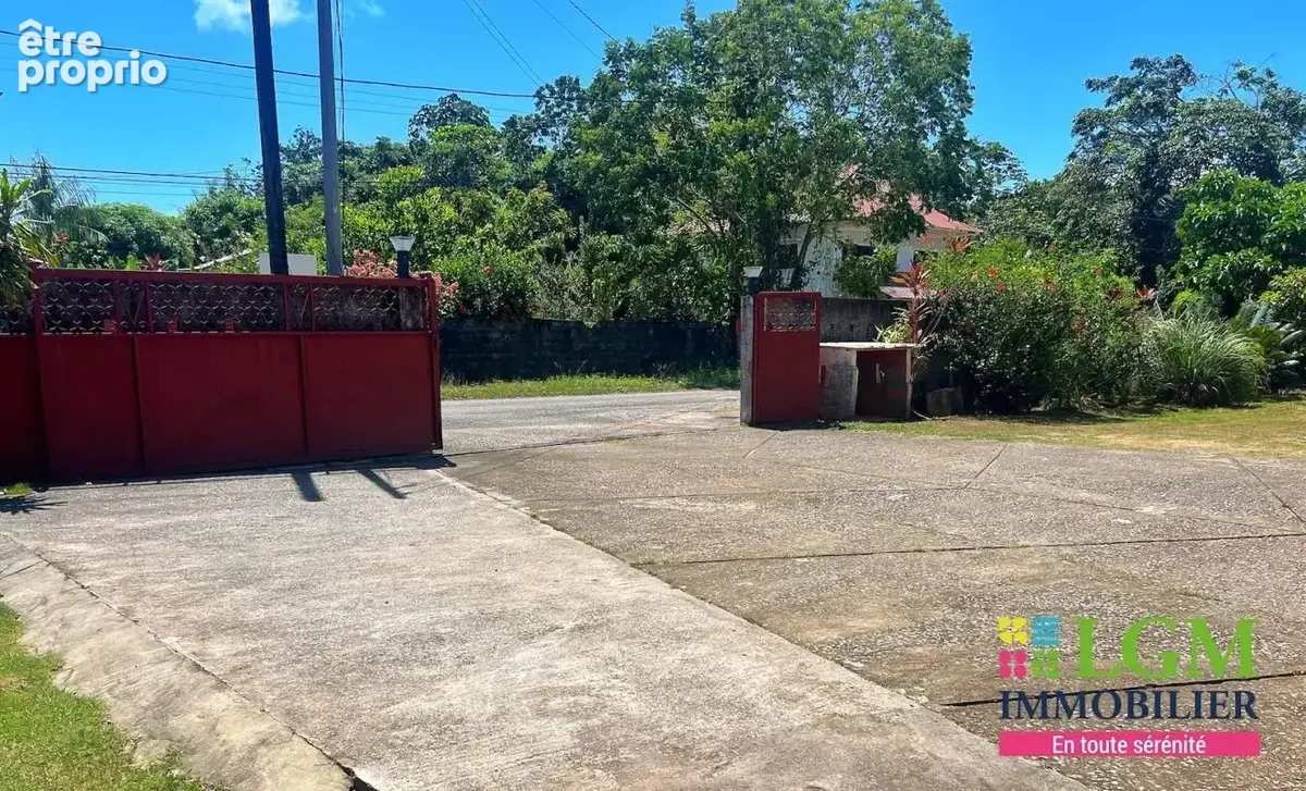 Cayenne – baduel   propriété de 277 m² aux multiples possibilités  - photo 4