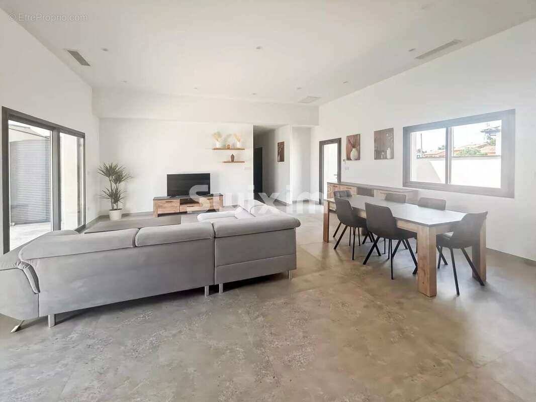 Maison à PIERRELATTE