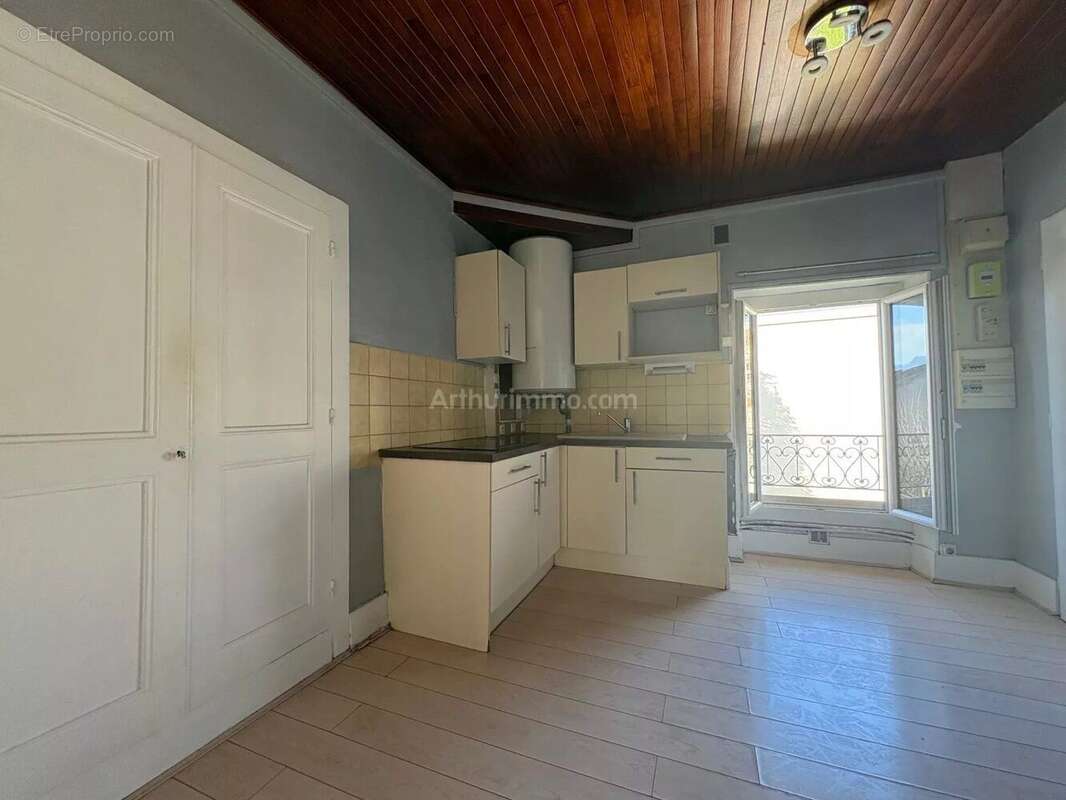 Appartement à SAINT-MARTIN-D'HERES
