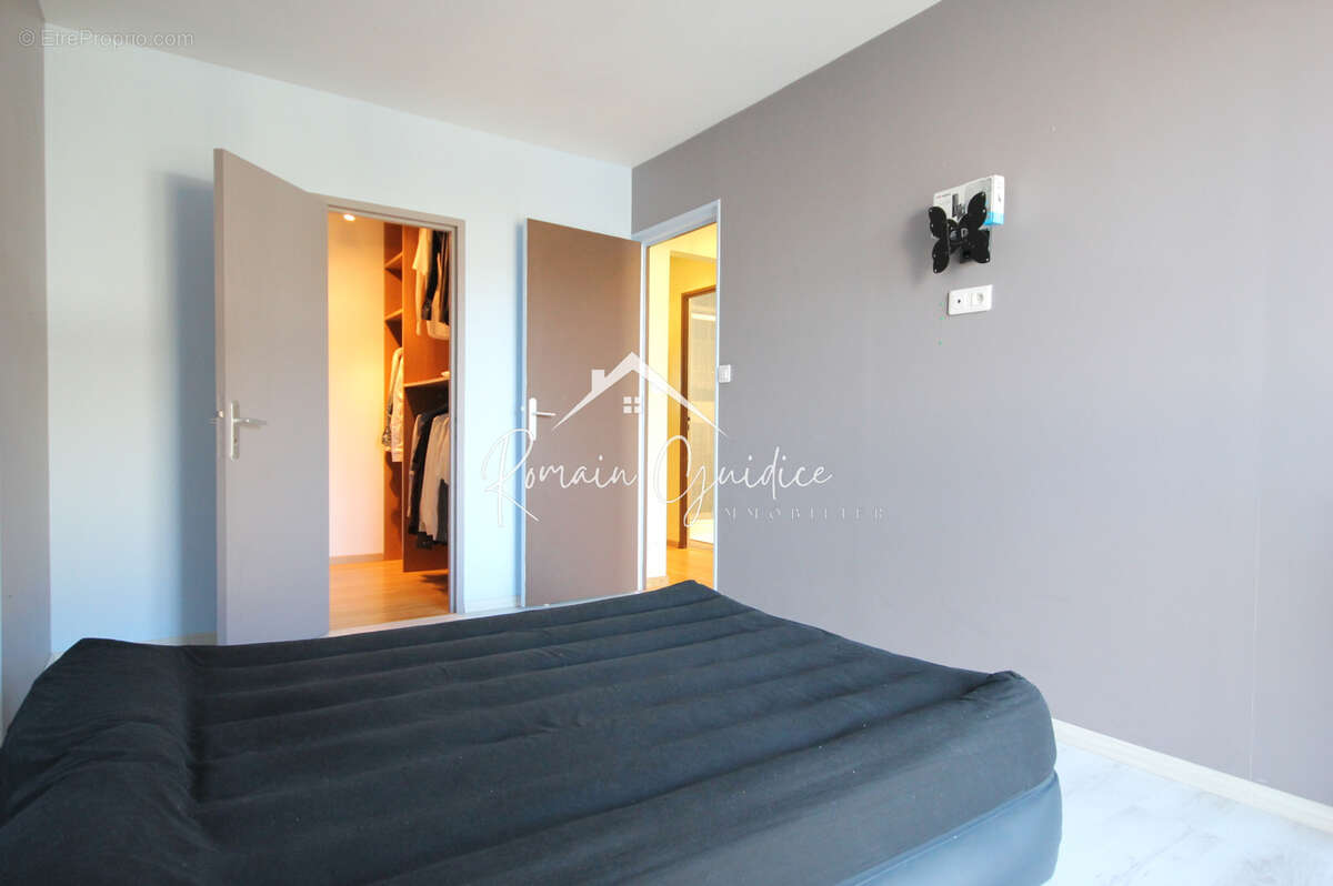 Appartement type 3 de 71 m2 avec balcon et places de parking - photo 8