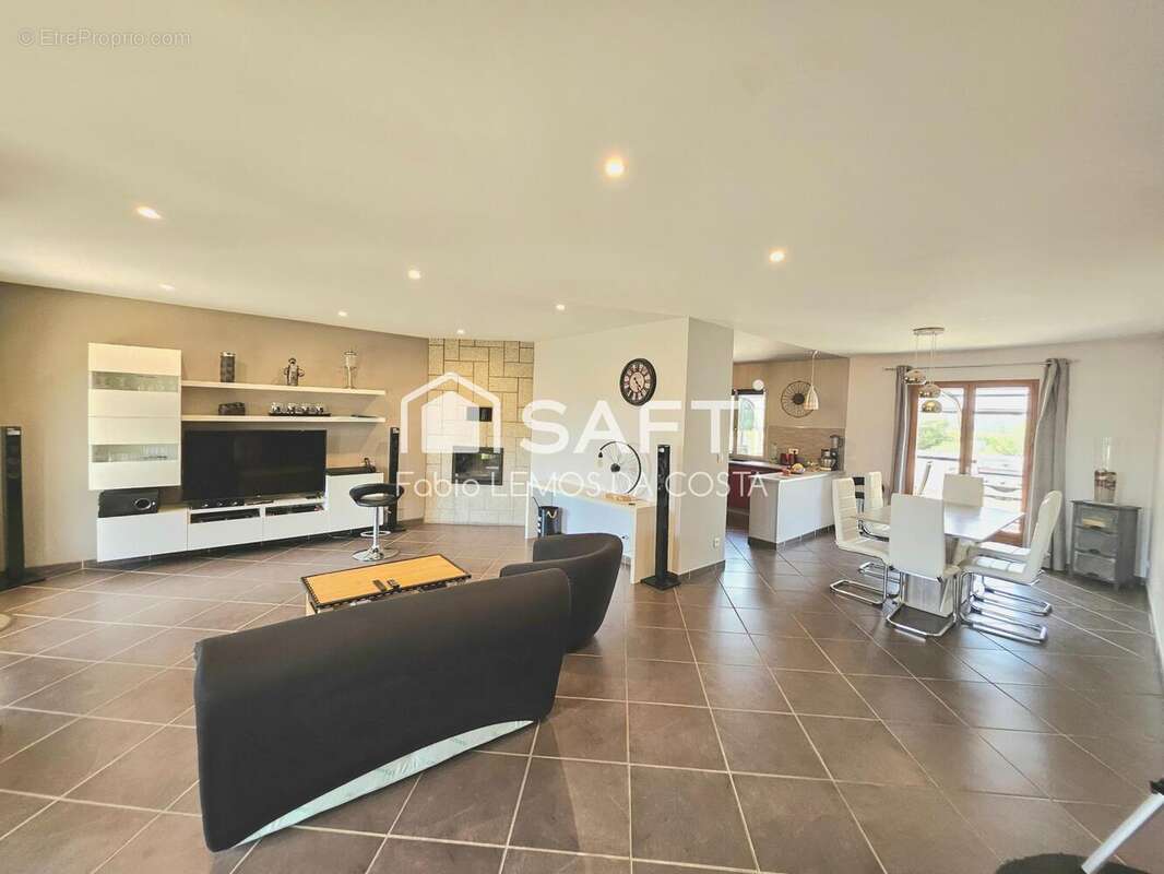 Maison 145 m² à Castelnau-D'auzan  - photo 6