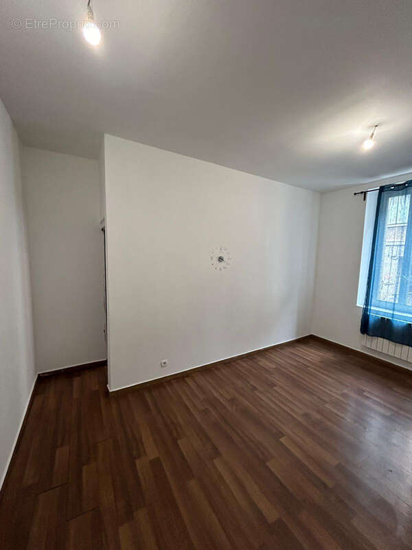 Appartement à MARSEILLE-4E