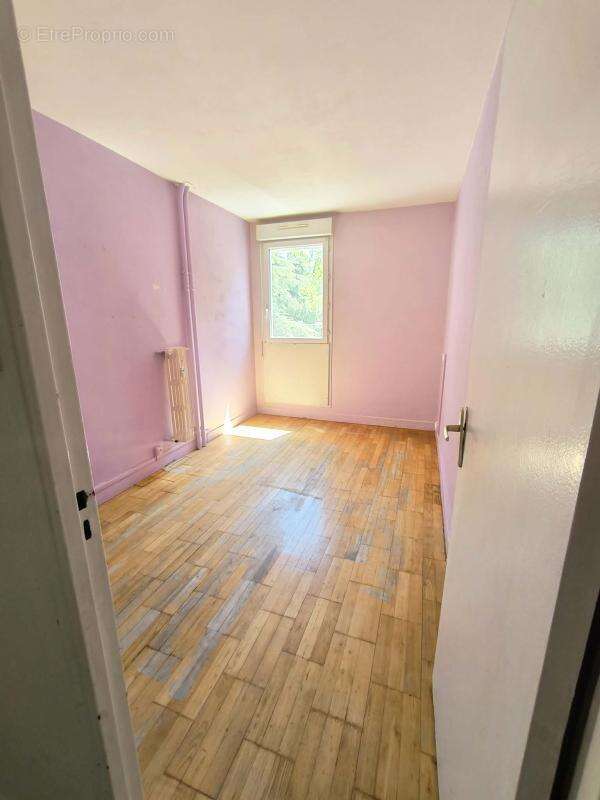Appartement à BAGNOLS-SUR-CEZE