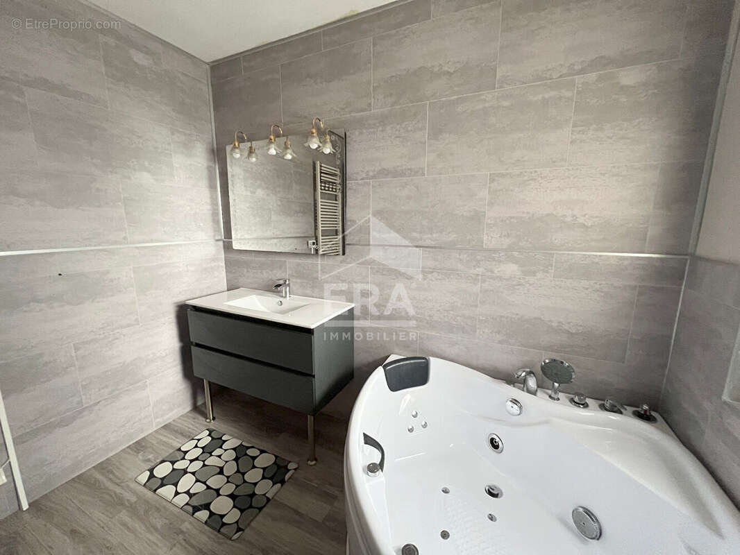 Maison à FRETIGNEY-ET-VELLOREILLE