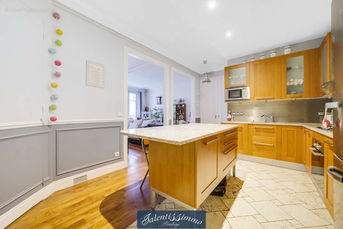 Appartement à PARIS-12E