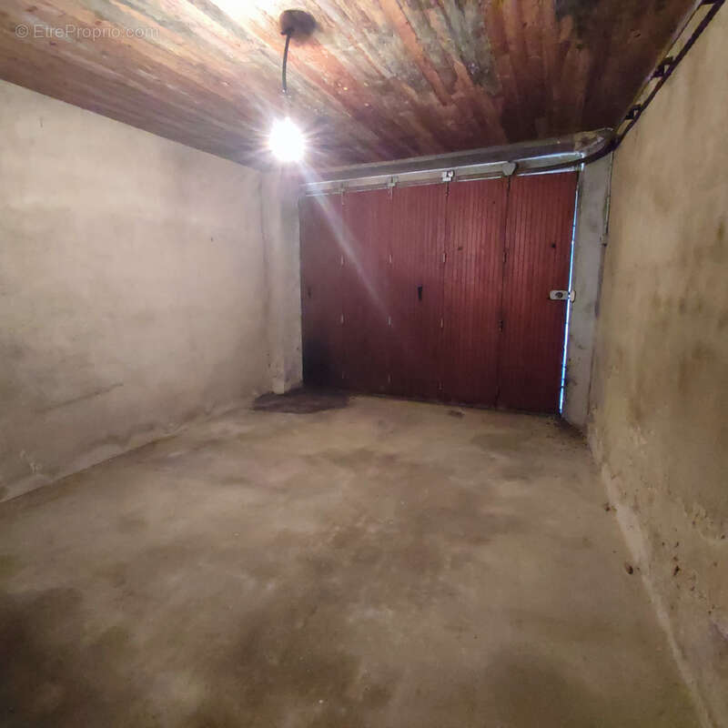 Maison à BRIZAMBOURG